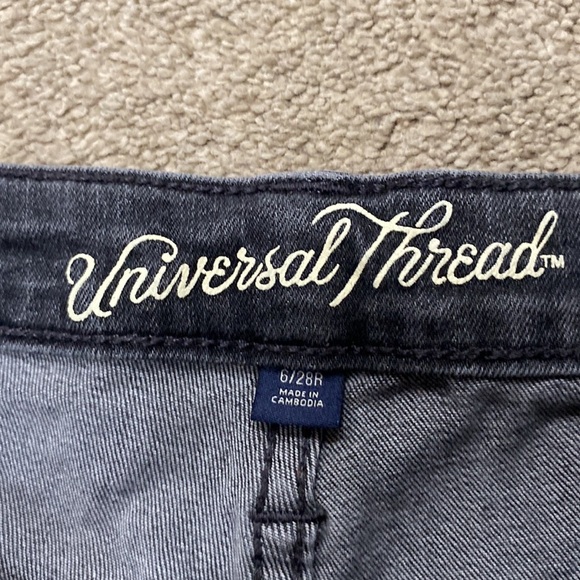 Universal Thread Grey High Rise Skinny Distressed Jeans Size 28 - Picture 5 of 6